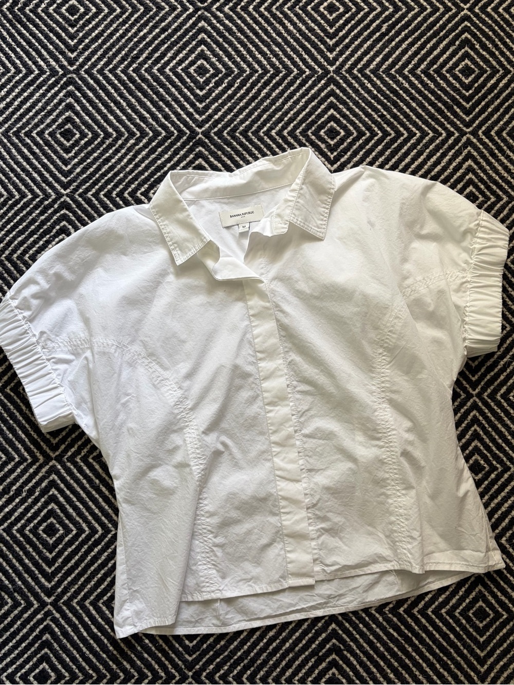 Banana Republic White Short-Sleeve Button-Down Pullover Shirt